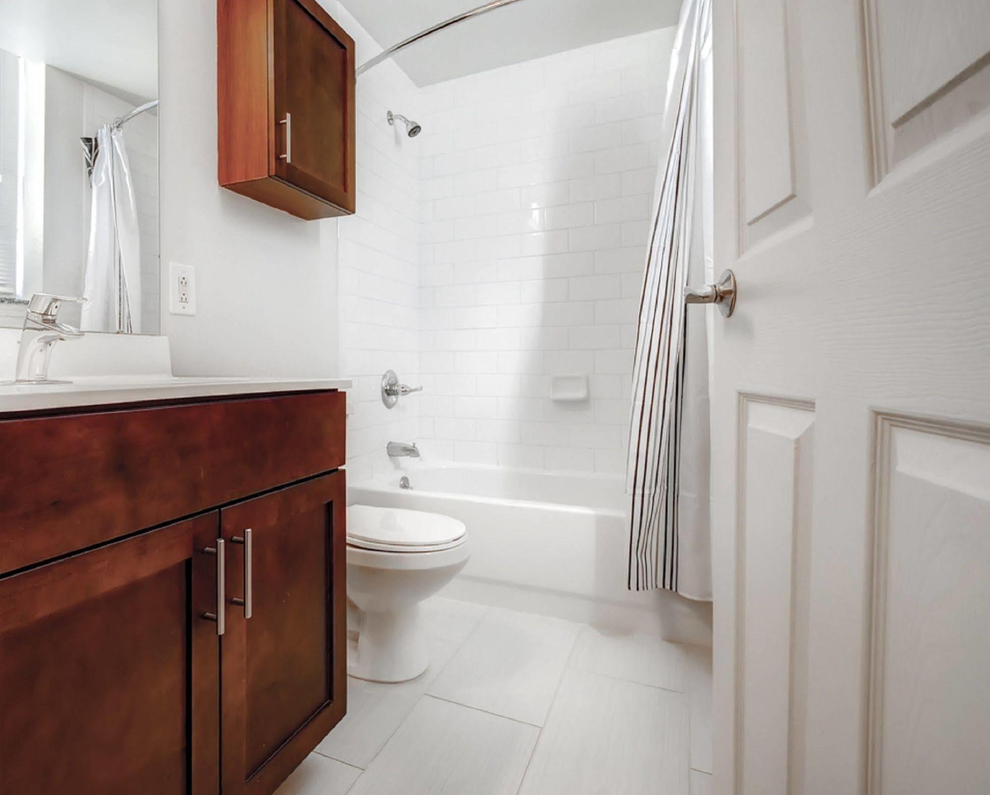 Appartement Global Luxury At Tiverton Ave